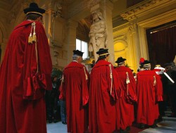 Concorso esterno in associazione per delinquere “semplice”, un nodo ancora da sciogliere. La parola alle Sezioni Unite.