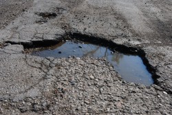 Responsabilità oggettiva per cattiva manutenzione delle strade: la P.A. è tenuta al risarcimento del danno
