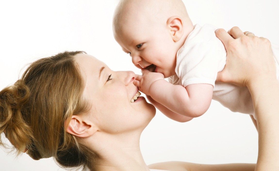 Si al cognome della madre