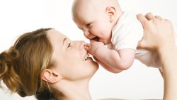 Si al cognome della madre