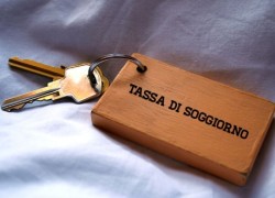 Comune in dissesto: obbligato a deliberare l’imposta di soggiorno con aliquota massima