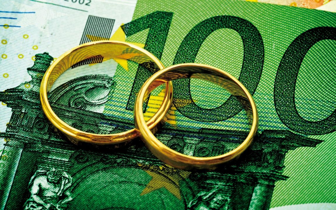 Assegno divorzile e durata della convivenza prematrimoniale. Rimessa la questione alle Sezioni Unite