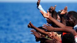 Favoreggiamento dell’immigrazione clandestina e tratta di persone: il rapporto tra le fattispecie secondo la Cassazione