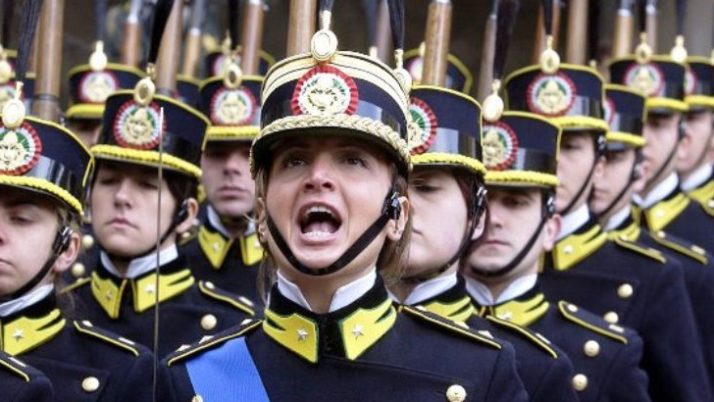 Concorso 61 Ufficiali Guardia di Finanza: esclusa al salto in alto, vince il ricorso
