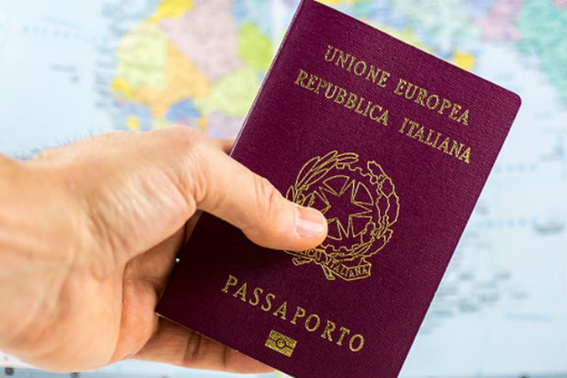 Iscrizione anagrafica dello straniero: è necessario il passaporto in corso di validità?