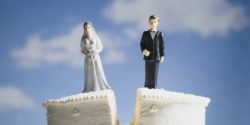 Promessa di matrimonio: lecito romperla ma bisogna pagare i danni