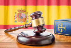 Abogados, non c’è abuso del diritto. Il CNF deve adeguarsi.