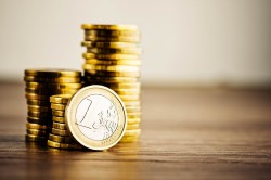 Il debitore che tarda a risarcire paga anche gli interessi compensativi