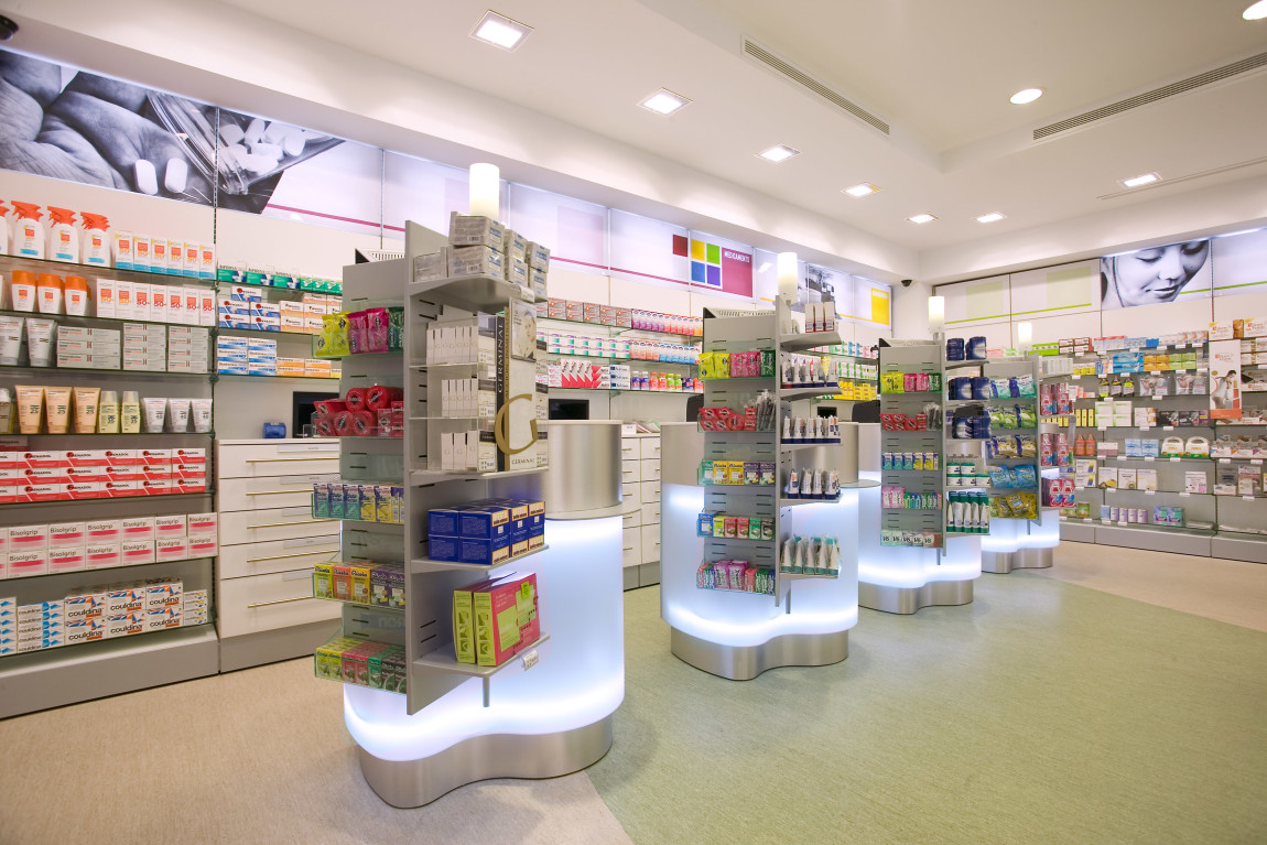 Trasferimento di sede di farmacia e impugnazione da parte dei titolari di farmacie limitrofe