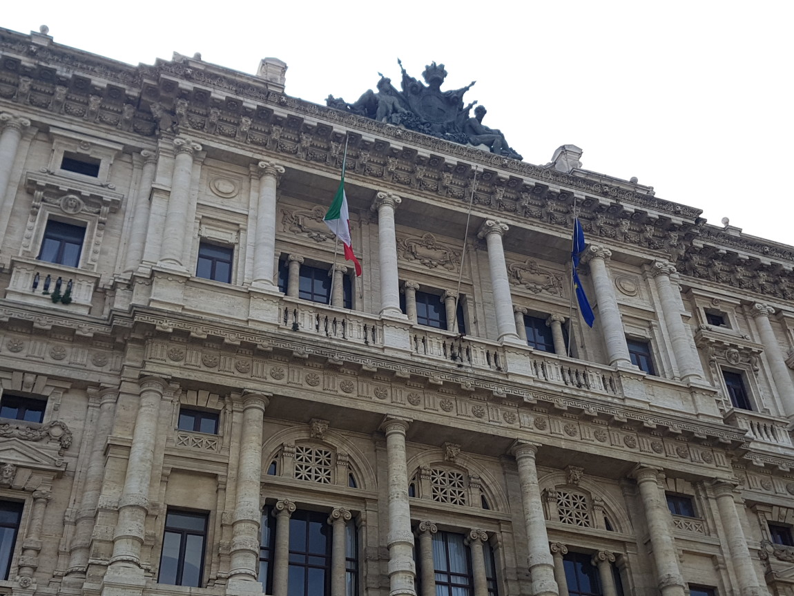 L’aggravante della crudeltà al vaglio delle Sezioni Unite: l’indipendenza dall’elemento psicologico del reato