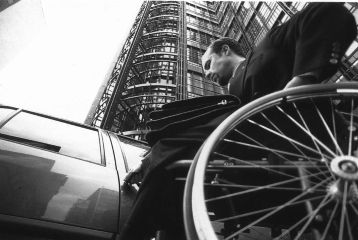 La Consulta: il convivente more uxorio può fruire del permesso mensile retribuito per l’assistenza a persona con handicap
