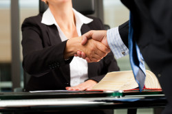 L’avvocato non può pretendere il 30% del risarcimento liquidato al cliente