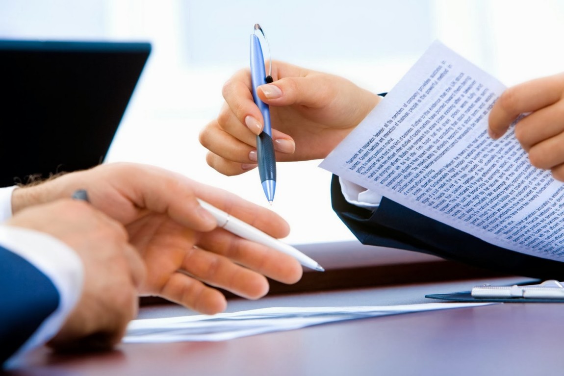 Le relazioni tra la forma e l’oggetto del contratto: la “forma-contenuto” nei contratti di consumo