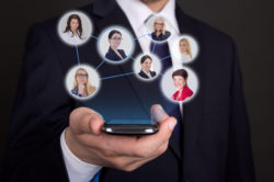 CNF: è vietato anche mettere in viva voce la telefonata con il collega