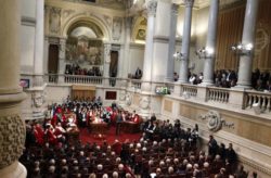 In caso di pluralità di crediti, il creditore può proporre più processi separati?