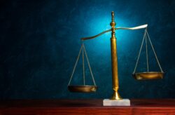 Privato e Pubblico: due facce delle stessa medaglia. L’inizio e la fine della loro incompatibilità