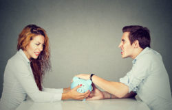 Assegno di divorzio, Cassazione: “dal tenore di vita” al parametro dell’indipendenza economica degli ex coniugi