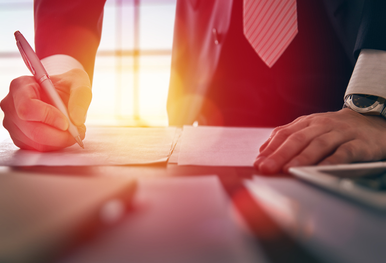 Generalità del contratto di mutuo e divieto di applicazione allo stesso del patto commissorio