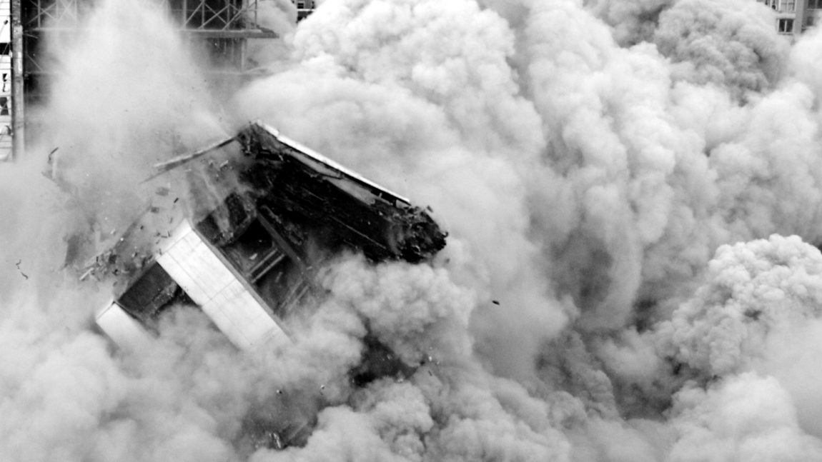 Abusivismo, Adunanza Plenaria: l’ordinanza di demolizione non richiede una motivazione particolare