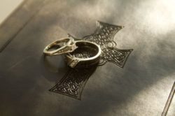 Delibazione sentenza ecclesiastica: la Cassazione dice no se il coniuge ignora la riserva mentale dell’altro