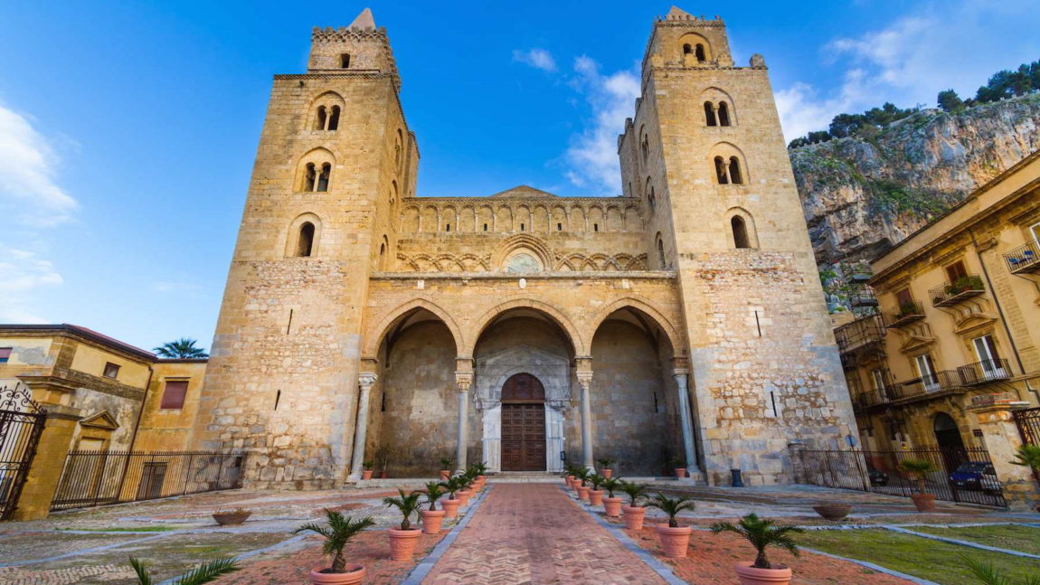 Caduta sulle scale di una Chiesa. Chi risarcisce il danno?