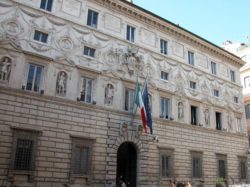 Consiglio di Stato, Sez. V, n. 7749 del 2019: l’obbligo dei concorrenti di dichiarare le condanne penali riportate