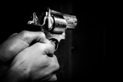 Sparare al ladro: la legittima difesa in privato domicilio alla luce delle riforme