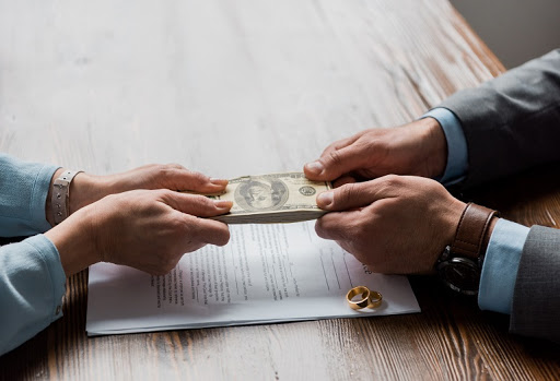 Assegno divorzile: il mutamento giurisprudenziale non integra ex se i giustificati motivi richiesti dalla legge ai fini della sua revisione