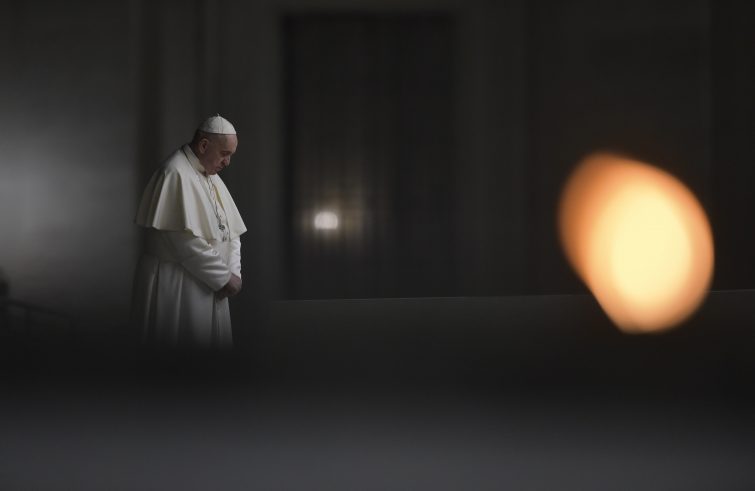 La croce e la cella: riflessioni sulla via crucis
