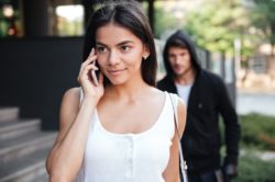 Minacciare e perseguitare l’ex pur di vedere un figlio: è stalking?