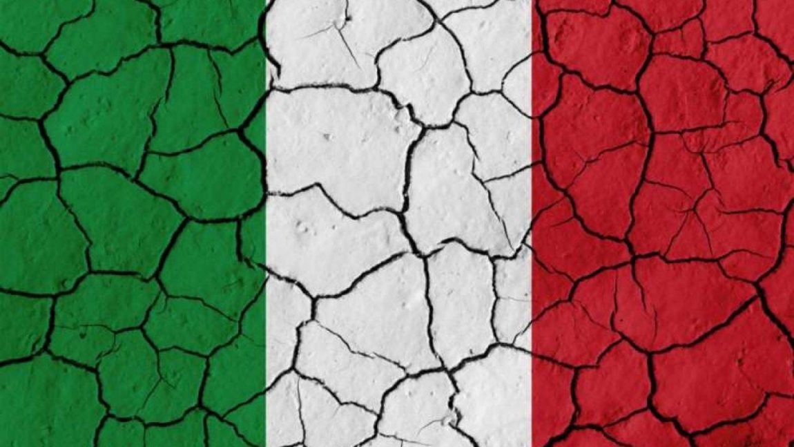 Definire pubblicamente “inferiore” un gruppo di persone è reato?