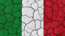 Definire pubblicamente “inferiore” un gruppo di persone è reato?