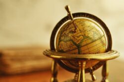 Italiani residenti all’Estero: cosa comporta l’iscrizione all’AIRE? Alcuni aspetti pratici