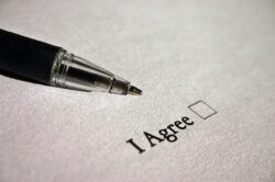 Le conseguenze penali dell’omessa acquisizione del consenso informato