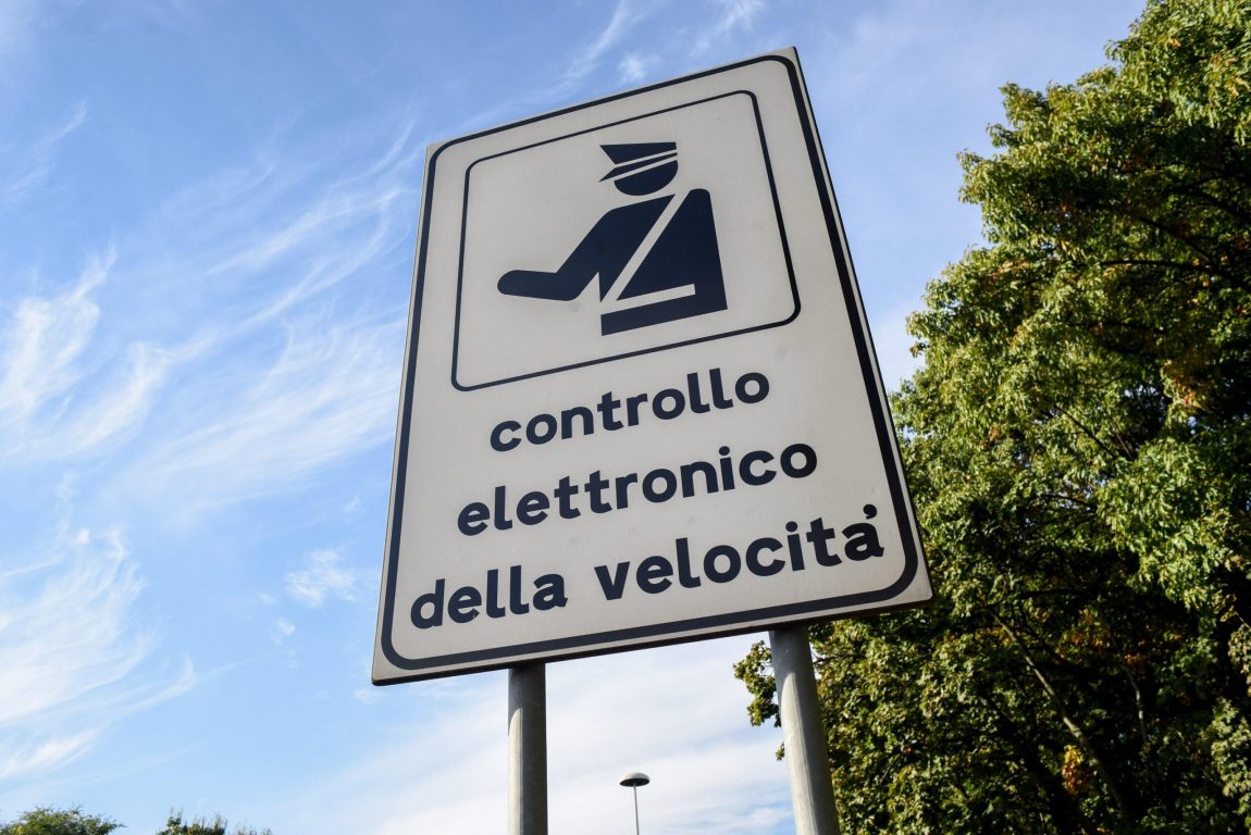 Quando non pagare la multa: omessa omologazione dell’autovelox