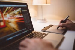 L’invisibilità nel web: tra Virtual Private Network e accordi di intelligence