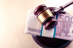 Si all’assegno divorzile per la “ex” inattiva da oltre 10 anni
