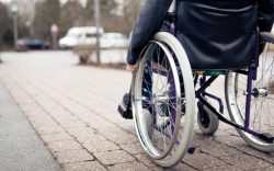Divorzio: disabilità del figlio maggiorenne coniugato e assegno di mantenimento
