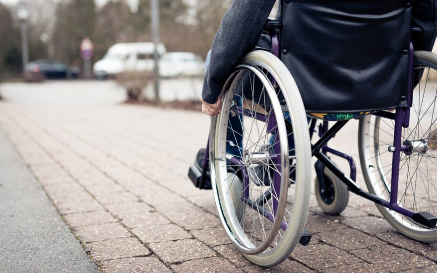 Divorzio: disabilità del figlio maggiorenne coniugato e assegno di mantenimento