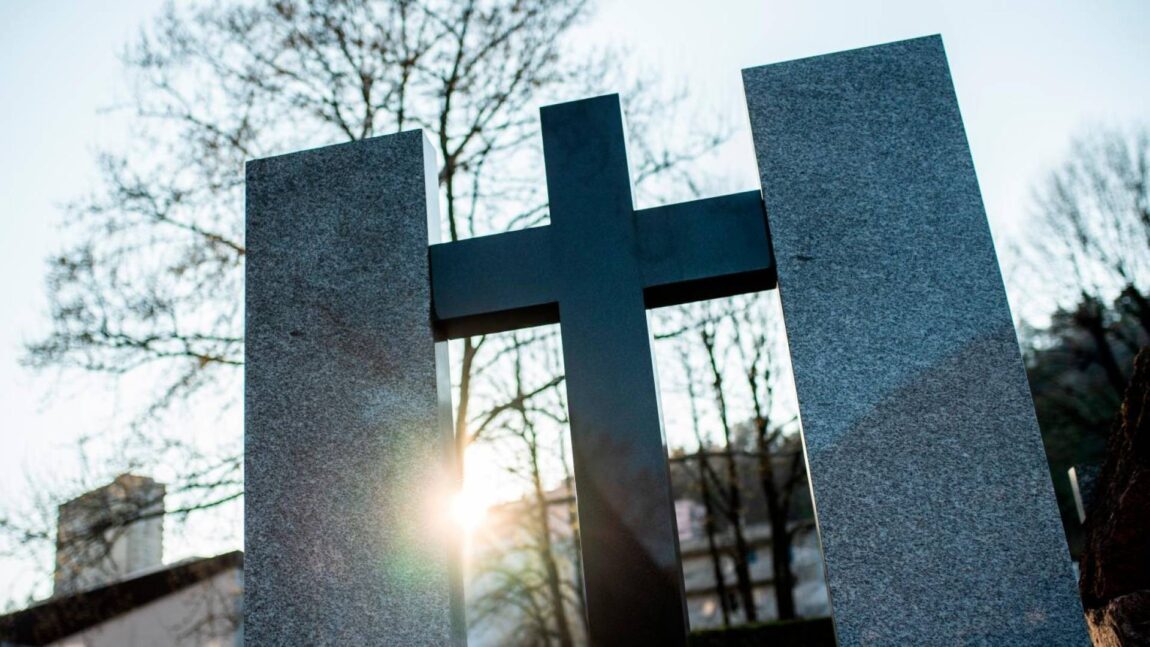 Pietà e rispetto verso defunti e luoghi di sepoltura