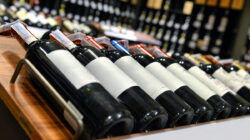 Novità nel mondo del vino: anche le I.G.T. potranno avere la (rectius: una) “fascetta”