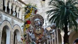 Turbamento di una processione religiosa: il caso della processione del Santo Patrono di Salerno